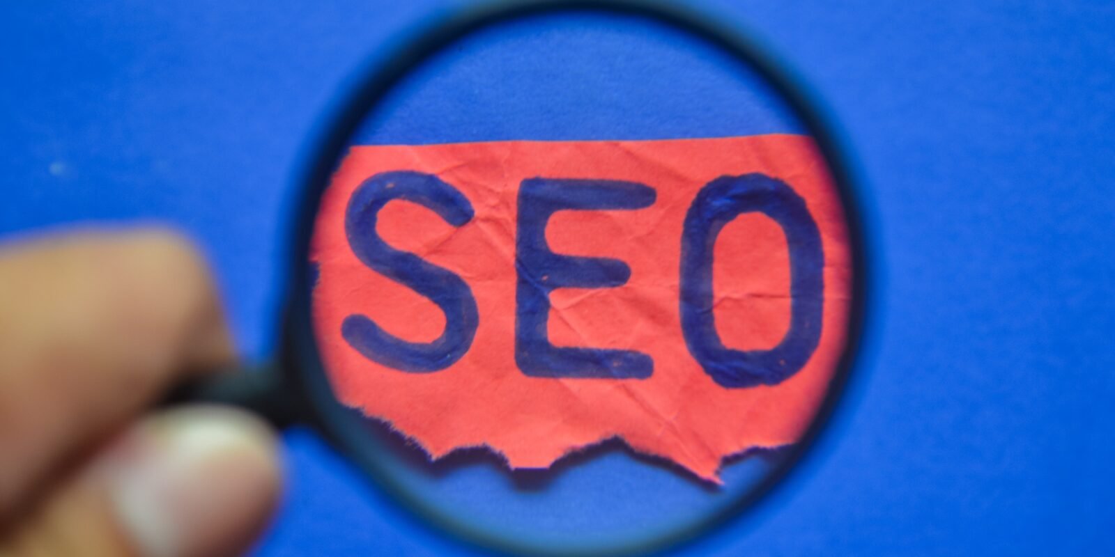 SEO on a magnifying glass